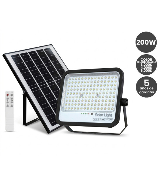 Foco Proyector LED Solar 200W Color Seleccionable Control Remoto IP65